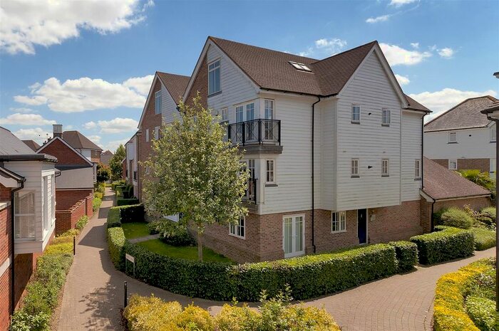2 Bedroom Flat To Rent In Spencer Place, Kings Hill, West Malling, ME19