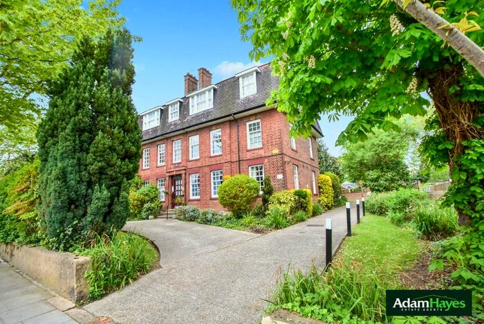 2 Bedroom Flat To Rent In Friern Park, North Finchley, N12