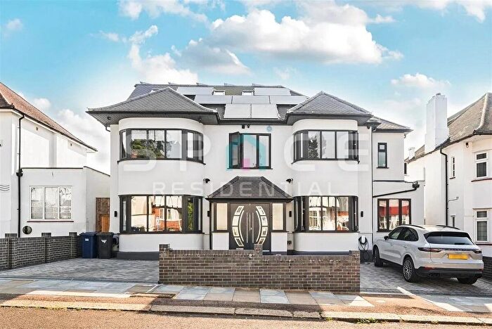 5 Bedroom Detached House For Sale In Highview Avenue, Edgware, HA8