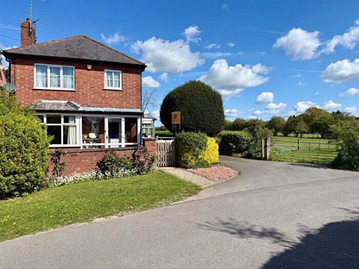 4 Bedroom Detached House For Sale In Brickyard Lane, Farnsfield, NG22