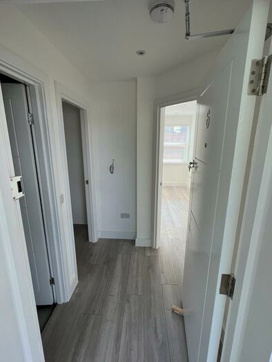 1 Bedroom Flat To Rent In Lower Addiscombe Road, Croydon, London, CR0