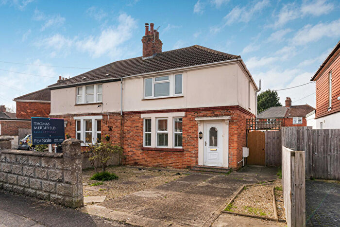3 Bedroom Semi-Detached House For Sale In Canning Crescent, Oxford, OX1
