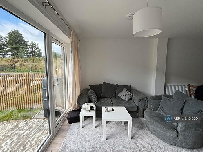 3 Bedroom Terraced House To Rent In Malting Wynd, Glasgow, G4