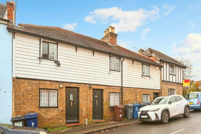 2 Bedroom Cottage To Rent In Green Lane, Stanmore, HA7