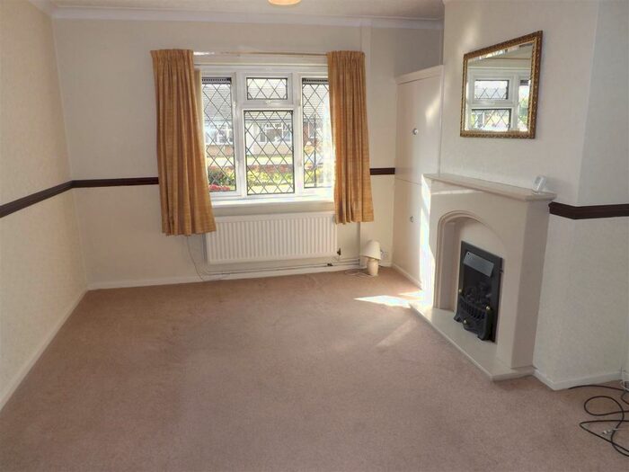 2 Bedroom Semi-Detached Bungalow To Rent In Wong Lane, Tickhill, DN11