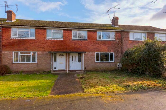 3 Bedroom Terraced House To Rent In Blackwater, GU17