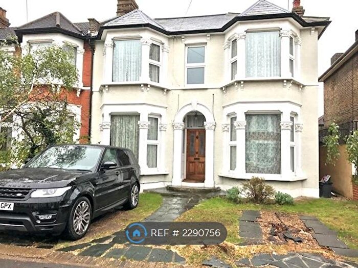 7 Bedroom Semi-Detached House To Rent In Kingswood Road, Ilford, IG3