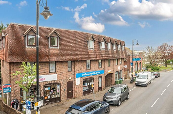 2 Bedroom Flat For Sale In Lower Street, Pulborough, RH20