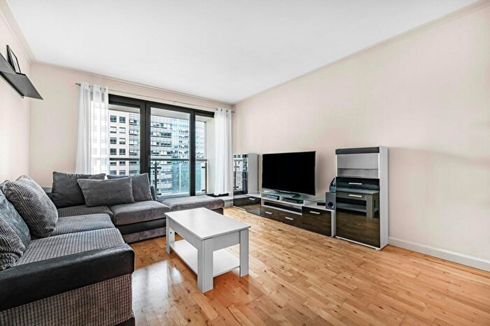 2 Bedroom Flat For Sale In Discovery Dock Apartments East, South Quay Square, E14
