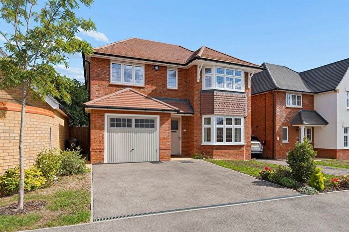 4 Bedroom Detached House For Sale In Lakehill Road, Canterbury, CT3