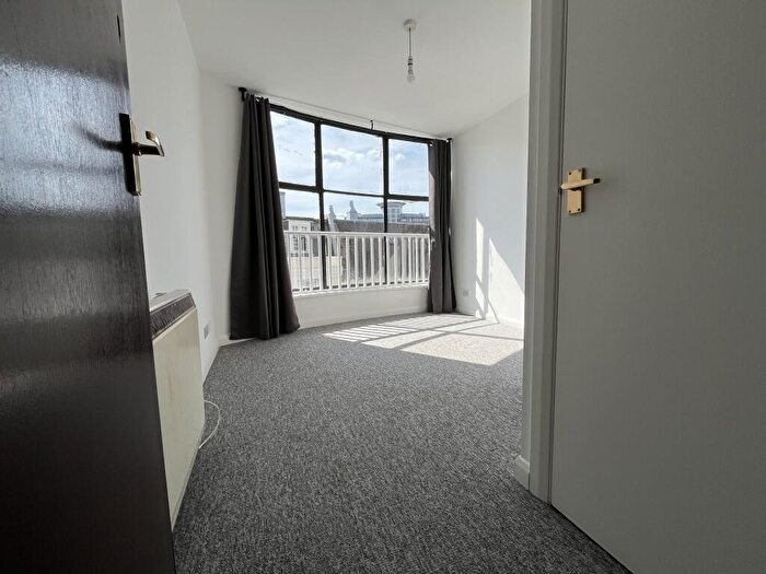4 Bedroom Flat To Rent In St Peters Road, Bournemouth, BH1