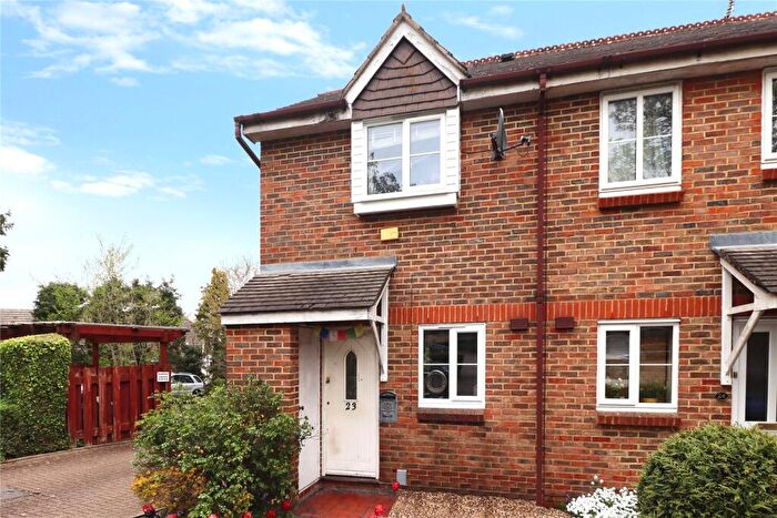2 Bedroom End Of Terrace House For Sale In Capstans Wharf, Woking, Surrey, GU21