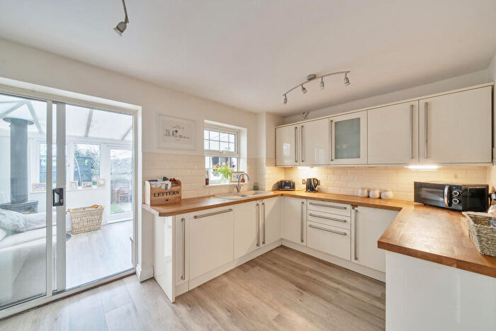 3 Bedroom Semi Detached House For Sale In Winlaw Close, Shaw, Swindon, SN5