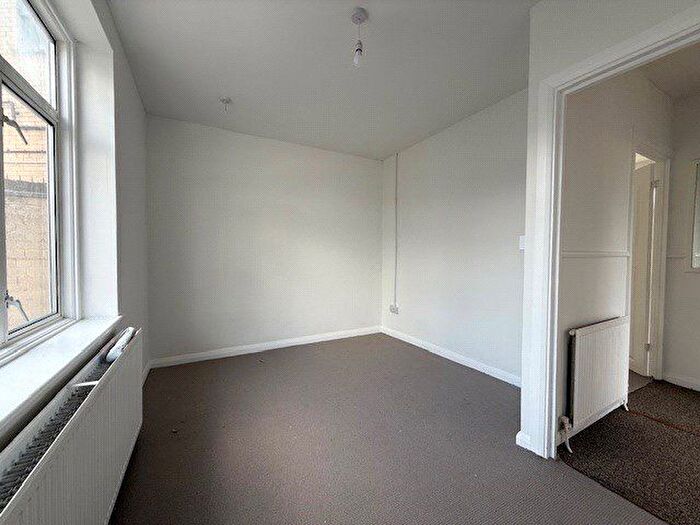 2 Bedroom Bungalow To Rent In St Stephens Road, West Drayton, London, UB7