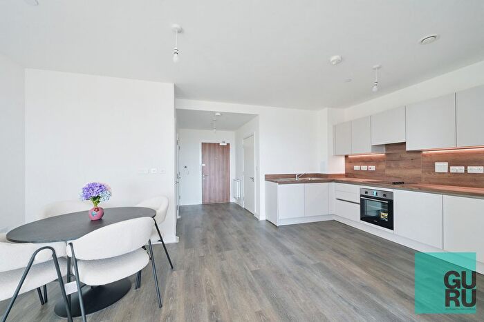 2 Bedroom Flat To Rent In Bermondsey Heights, London, SE15