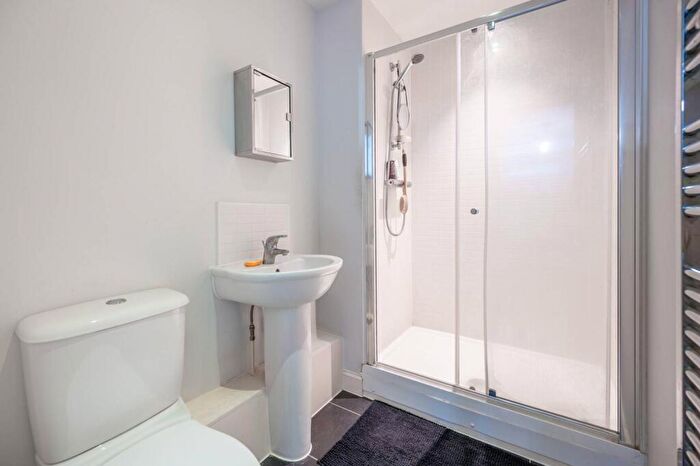 2 Bedroom Flat To Rent In Morninton Place, Colindale, London, NW9