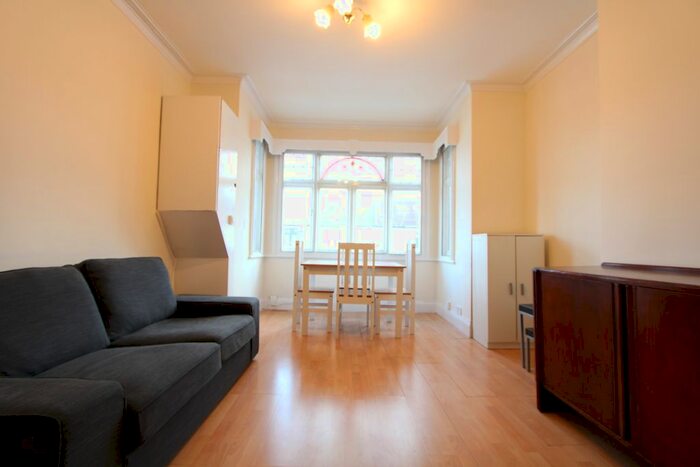 1 Bedroom Flat To Rent In Durnsford Road, London, SW19