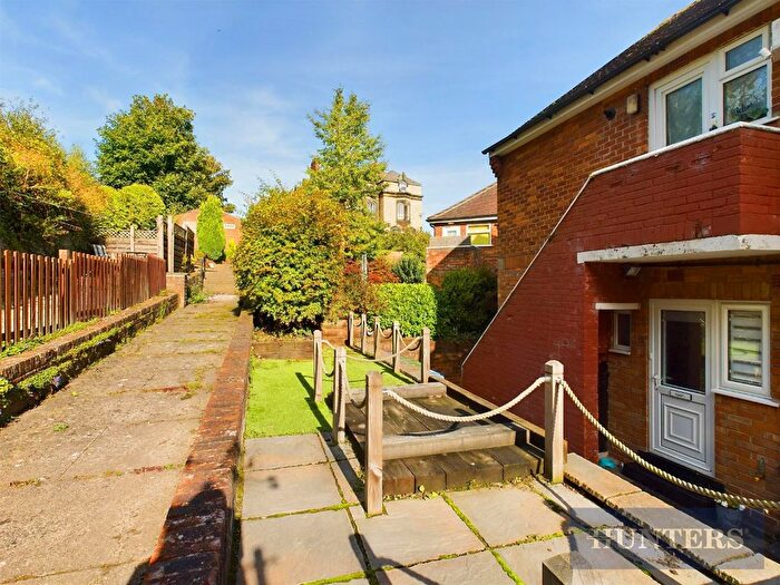 2 Bedroom Flat For Sale In Westwood Gardens, Scarborough, YO11