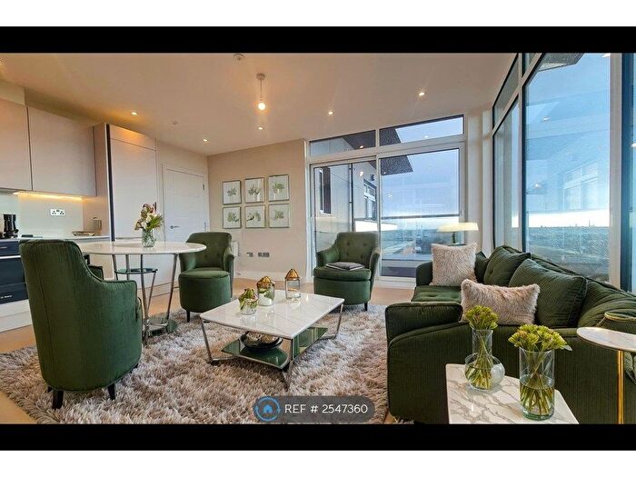 2 Bedroom Flat To Rent In Raffles House, London, NW4