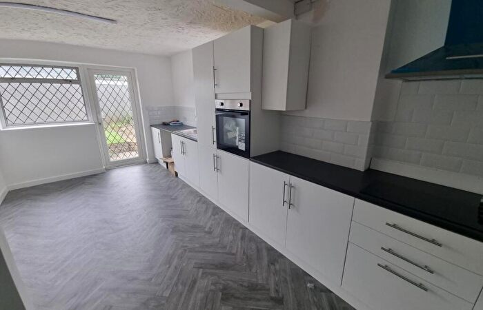 3 Bedroom End Of Terrace House For Sale In Manor Avenue, Pitsea, Basildon, Essex, SS13
