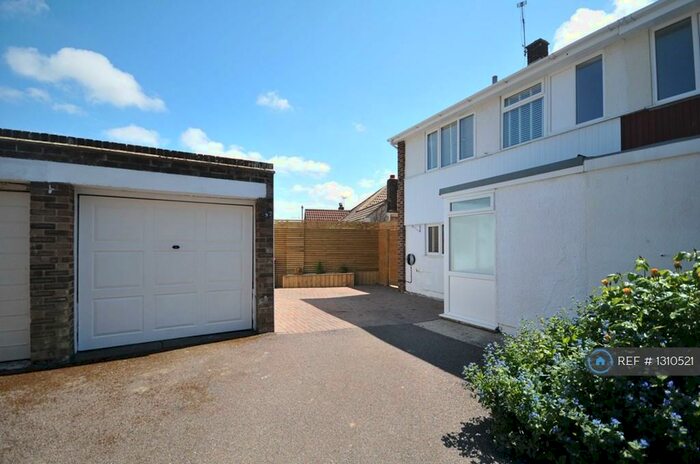 3 Bedroom Semi-Detached House To Rent In Oaklands Avenue, Broadstairs, CT10