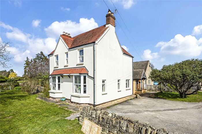 5 Bedroom Detached House For Sale In Evesham Road, Broadway, Worcestershire, WR12