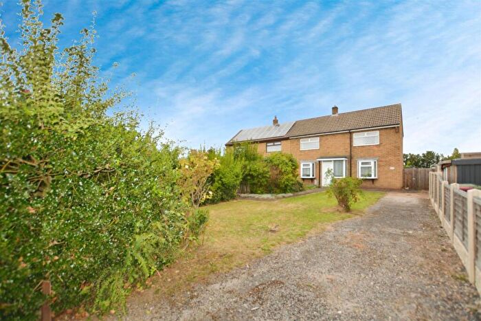 3 Bedroom Semi-Detached House For Sale In Axholme Avenue, Crowle, DN17