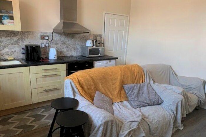 1 Bedroom Flat To Rent In Annesley Road, Nottingham, NG15