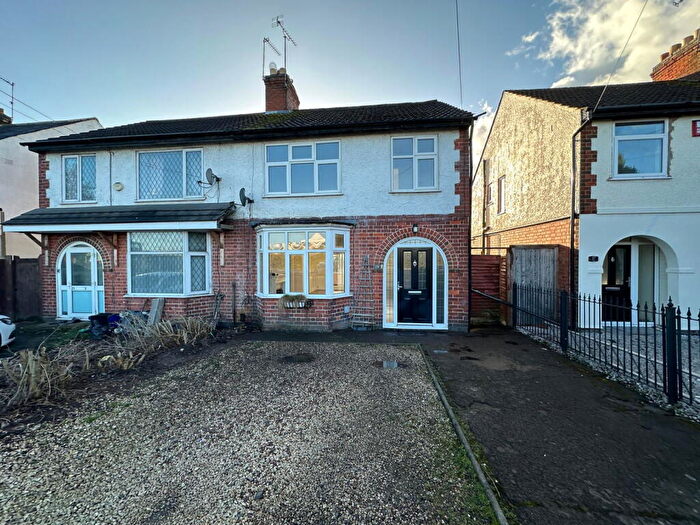 3 Bedroom Semi-Detached House To Rent In Braunstone Lane East, Leicester, LE3
