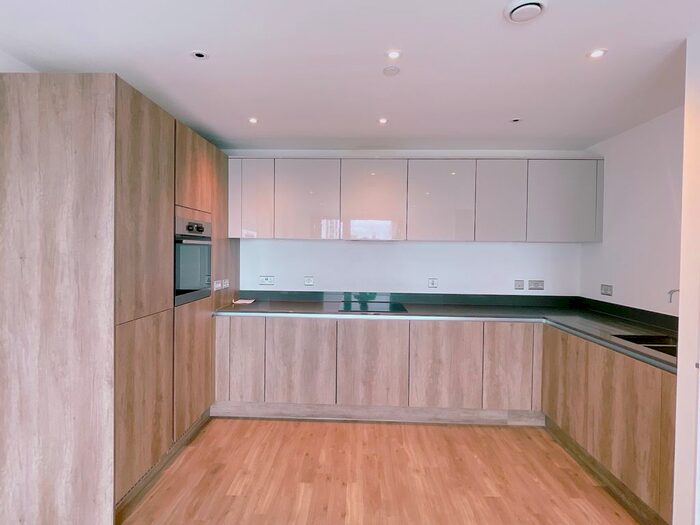 2 Bedroom Flat To Rent In Chiswick High Road, London, W4