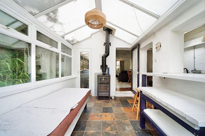 2 Bedroom Semi-Detached House For Sale In High Road, Wormley, Broxbourne, EN10