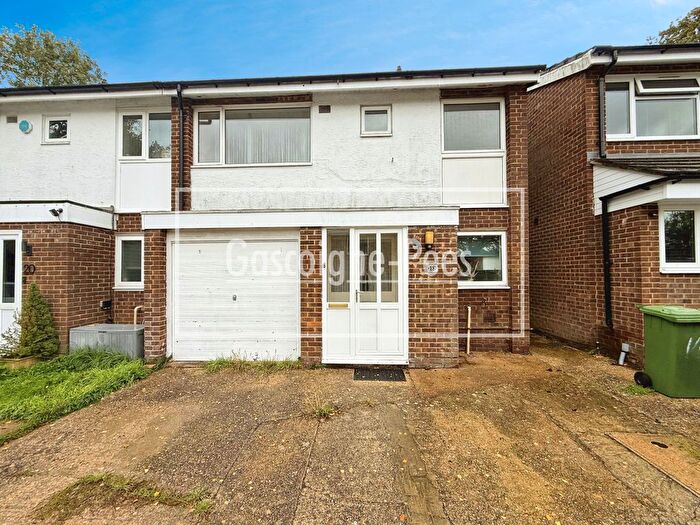 3 Bedroom Property To Rent In Stirling Way, Horsham, RH13