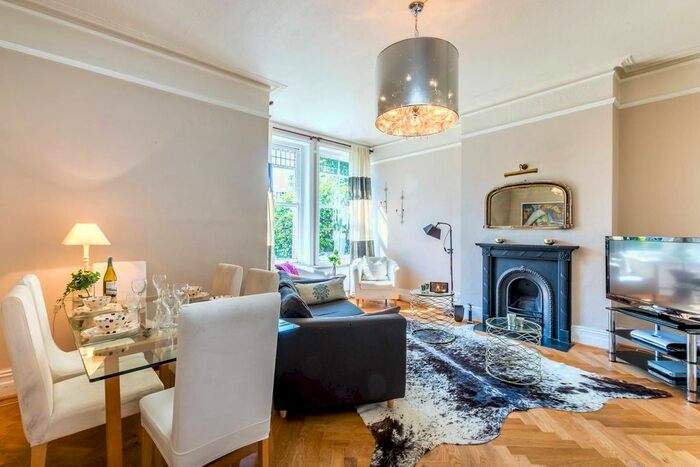 2 Bedroom Flat To Rent In Bishops Park Road, Bishop's Park, London, SW6