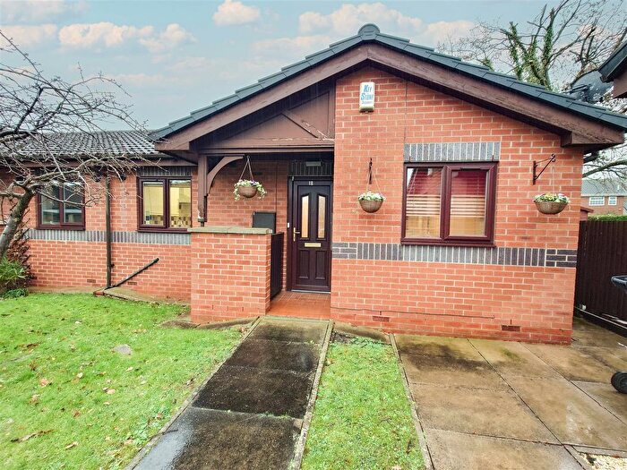 2 Bedroom Semi Detached Bungalow For Sale In Tynedale Court, Kirk Sandall, Doncaster, DN3