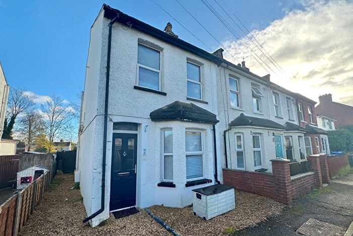 2 Bedroom End Terrace House For Sale In Herrett Street, Aldershot, Hampshire, GU12