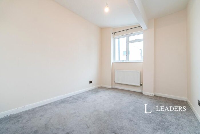 2 Bedroom Flat To Rent In Grenville Court, Ham View, CR0