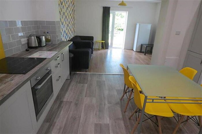 5 Bedroom House To Rent In Bedroom Detached House In Ensbury Park, BH10