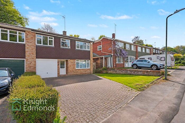 3 Bedroom Semi Detached House For Sale In Chapman Avenue, Maidstone, ME15