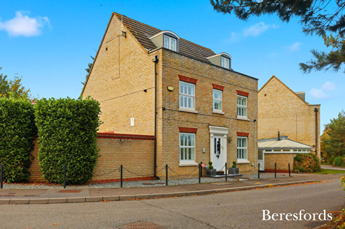 5 Bedroom Detached House For Sale In Hyde Close, Chafford Hundred, RM16