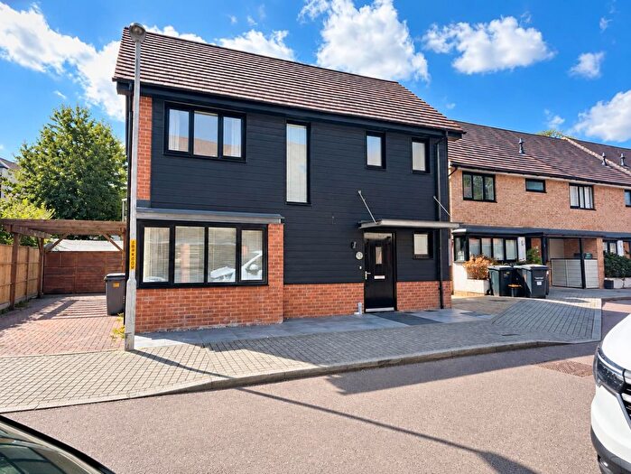 3 Bedroom Detached House For Sale In Beadsman Crescent, Leybourne, West Malling, ME19