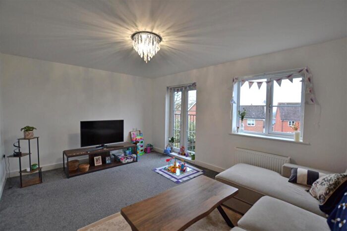 4 Bedroom Terraced House To Rent In Jubilee Drive, Church Crookham, GU52