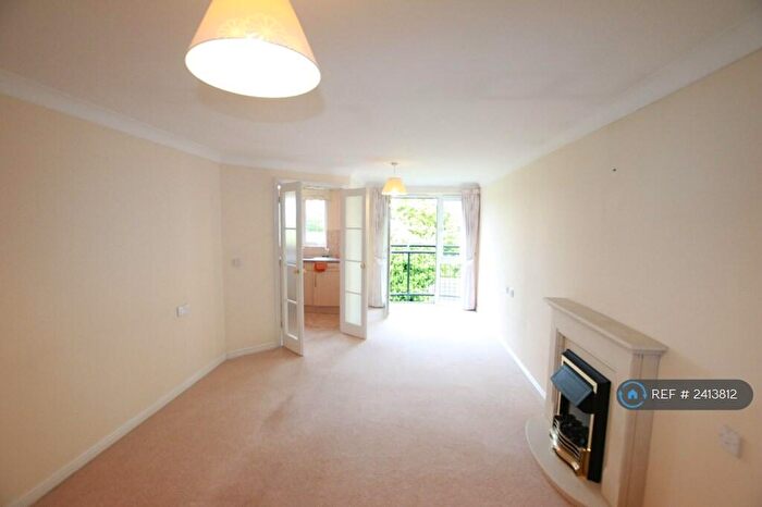 1 Bedroom Flat To Rent In Milward Court, Reading, RG2