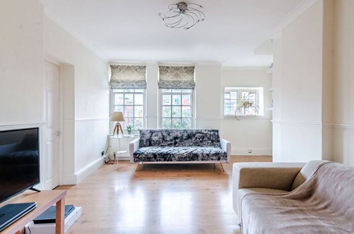 2 Bedroom Flat To Rent In Erasmus Street, Pimlico, London, SW1P