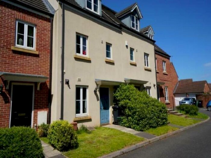 4 Bedroom Town House To Rent In Bramley Copse, Long Ashton, Bristol, BS41