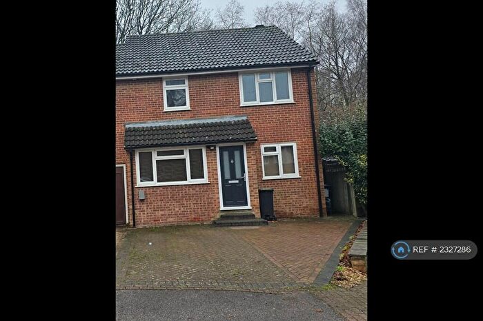 3 Bedroom Semi-Detached House To Rent In Papion Grove, Chatham, ME5