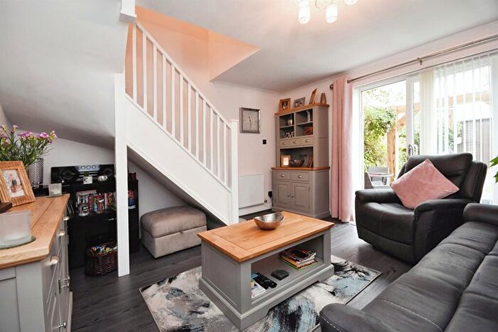 2 Bedroom End Of Terrace House For Sale In Sweet Briar Drive, Laindon, Basildon, SS15