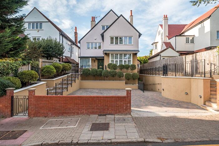 5 Bedroom Detached House For Sale In Kingston Hill, Kingston Upon Thames, Surrey, KT2