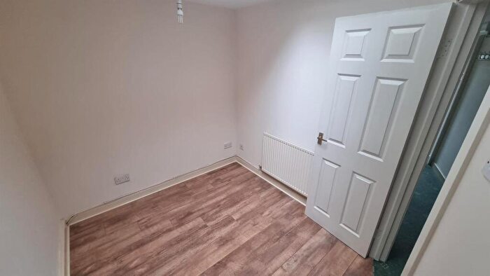 2 Bedroom Apartment To Rent In Castle Back Flat, Haverfordwest, SA61