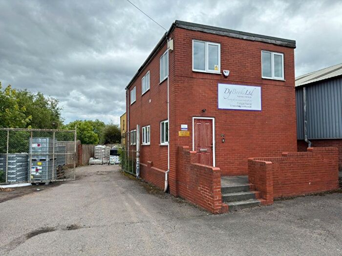 3 Bedroom Property To Rent In Rockingham Row, Birdwell, Barnsley, S70