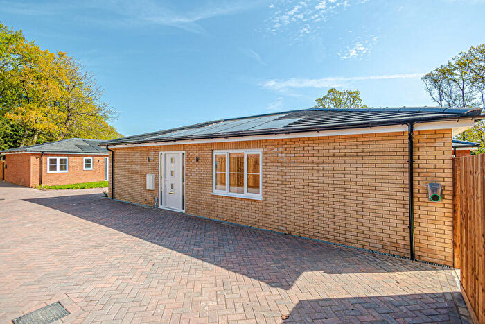 2 Bedroom Bungalow For Sale In Gardeners Mews, Crays Hill, CM11